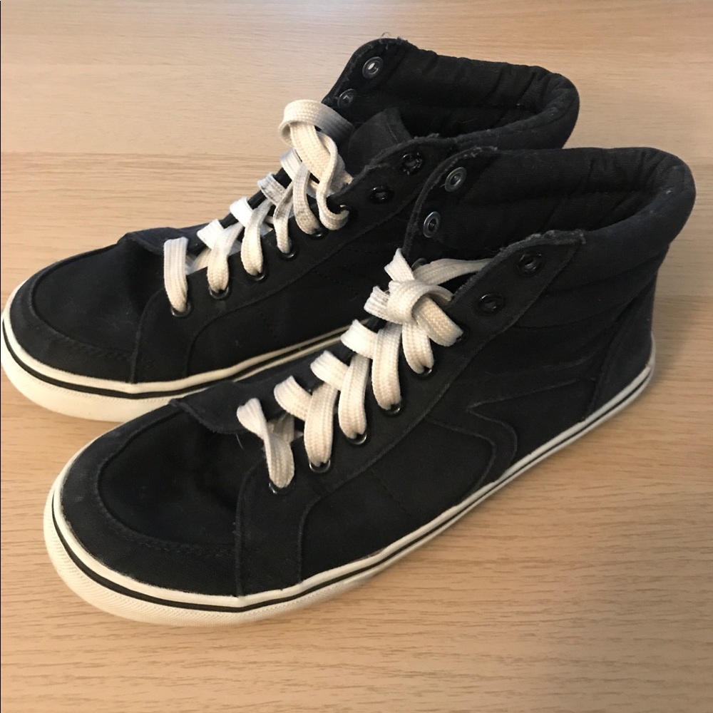 Women’s Tennis Shoes